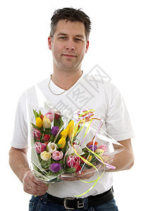 年轻人在送郁金香花妈妈们花束成人白色花朵男人图片