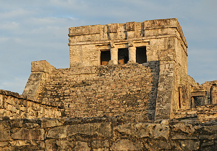 古老的玛雅人纪念圣殿图片