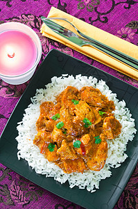咖喱鸡蜡烛香菜美食盘子紫色白色绿色棕色红色粉色图片