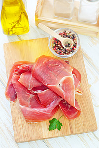 木板上的普罗斯库托食物宏观营养午餐传统起动机熏制猪肉治愈饮食图片