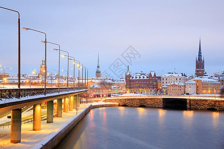 瑞典黄昏时的老城斯德哥尔摩市天际城市交通首都大厅旅游港口地标码头运输图片