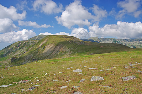 夏季山区场景绿色风景蓝色场地牧场草地顶峰乡村季节图片