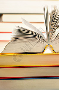 表格上含有书本的构成字典学习百科文学阅读教育考试老师全书历史图片