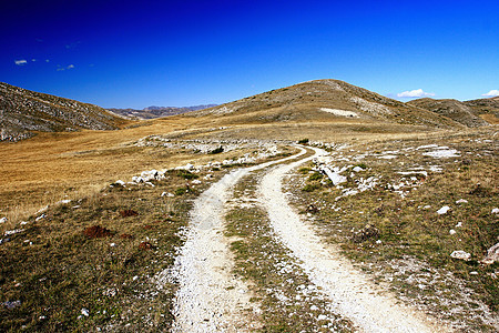 马其顿的景观季节岩石天空场景荒野风景生态草地农村国家图片