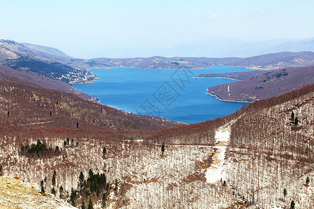 马其顿马夫罗沃湖反射森林环境旅游山脉地块晴天高度高地天空图片