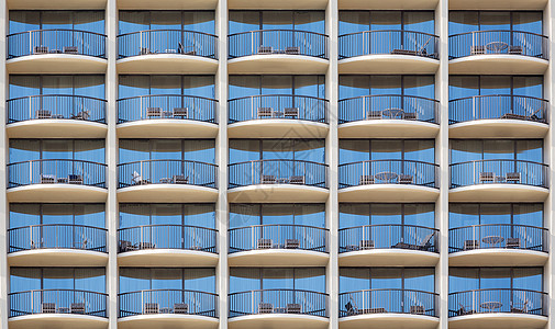 酒店房间阳台模式财产椅子反思建筑学窗户公寓住宅命令地面城市图片