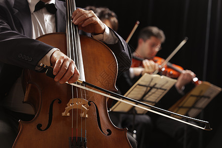 古典音乐 大提琴和小提琴交响乐音乐家音乐男人乐器乐队演奏团队音乐会水平图片