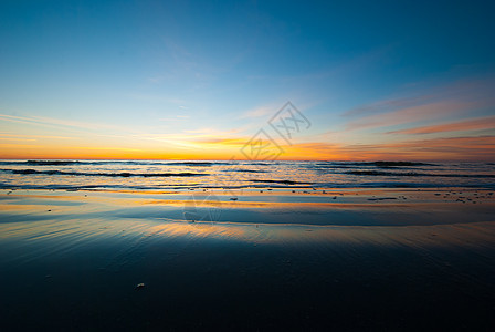 沿着佐治亚海岸日出 平滑的沙沙图片