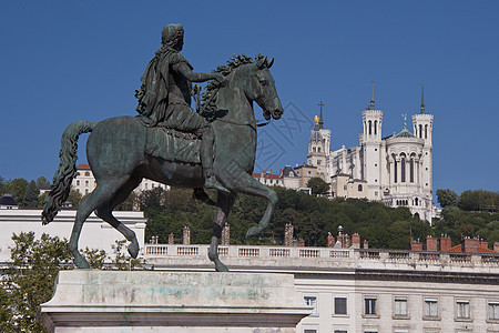 位于Bellecour的Louis Xiv礼仪雕像水平世界遗产马术大教堂广场母院教会图片