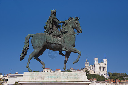 位于Bellecour的Louis Xiv礼仪雕像广场教会大教堂世界遗产水平母院马术图片