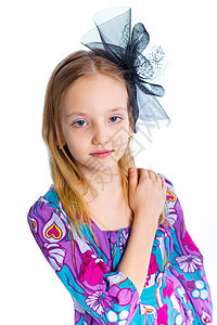 可爱小女孩的演唱室肖像快乐裙子孩子女孩衣服头发冒充魅力童年工作室图片