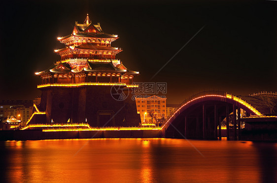 古老的圣殿夜反省大桥真明湖建筑物旅行文化寺庙历史宝塔历史性神社地标建筑学图片