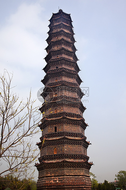 古代铁制佛教寺庙 Kaifeng 中国佛教徒雕塑建筑学纪念碑文化城市历史宗教参天建筑图片