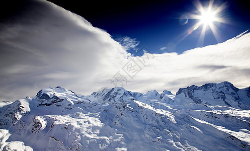 太阳在马特霍山顶上图片