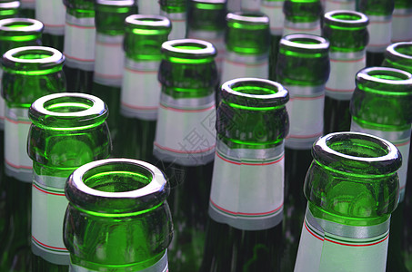 绿色绿瓶饮食瓶子饮料玻璃啤酒退款啤酒瓶摄影水平图片