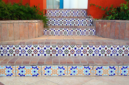 围绕外来植物的传统阿拉伯阿拉伯建筑图案 于2001年6月制品露台院子海岸花园别墅支撑小路途径楼梯图片