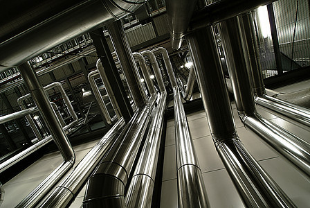 工业区 钢铁管道 阀门和梯子涡轮技术运输科学实验室活力压力压力计实验引擎图片