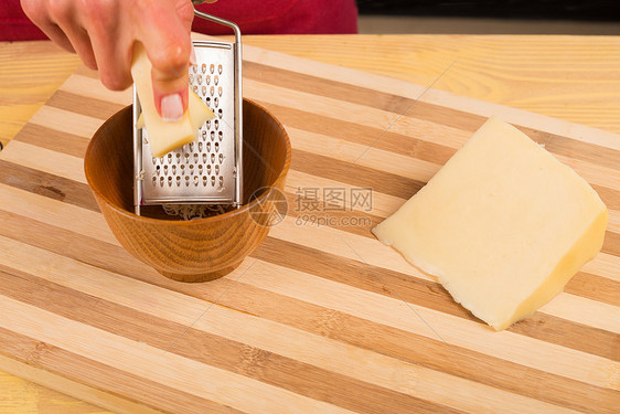 烤奶酪女性水平锉刀奶制品食物图片