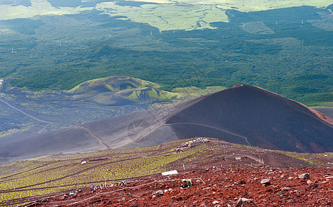 富士山面积踪迹火山锥灌木小路冒险植物爬坡沙砾地场景火山岩图片