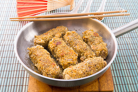 亚洲牛肉橄榄树叶牛肉香料午餐猪肉蔬菜美食营养烹饪蒸汽图片