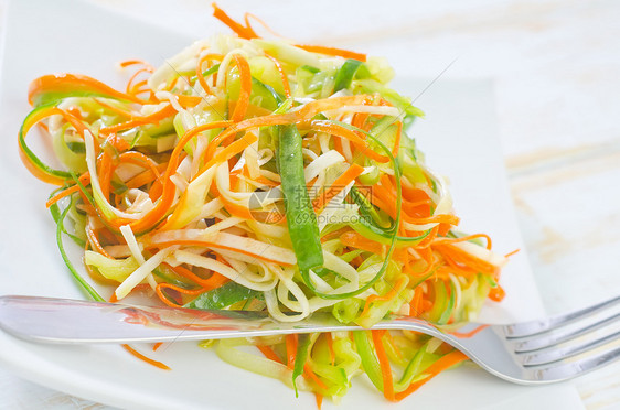 塞菜和胡萝卜加沙拉沙拉芹菜香菜午餐食物食品饮食蔬菜洋葱韭葱萝卜图片