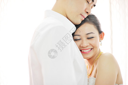 亚裔中国结婚夫妇图片