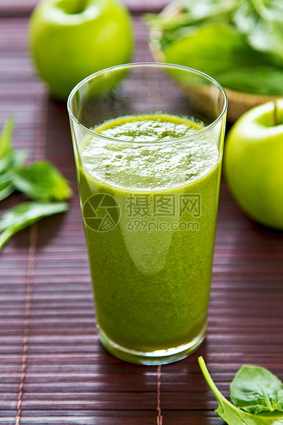 菠菜和苹果饮食食物水果排毒矿物芹菜果汁绿色奶昔橙汁图片