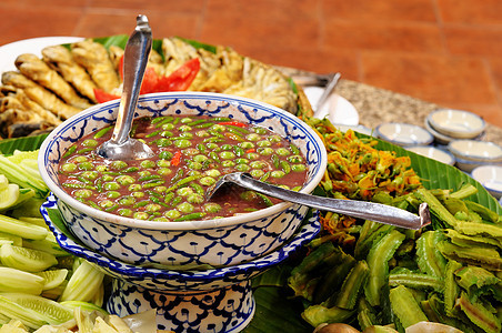 泰国辣椒酱和混合蒸汽蔬菜美食餐厅营养叶子烹饪用餐香料午餐文化草本植物图片