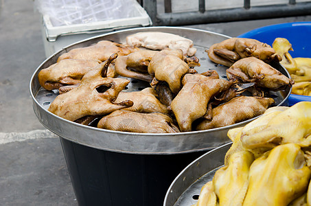 斜鸭食物棕色美食肉汁鸭子图片