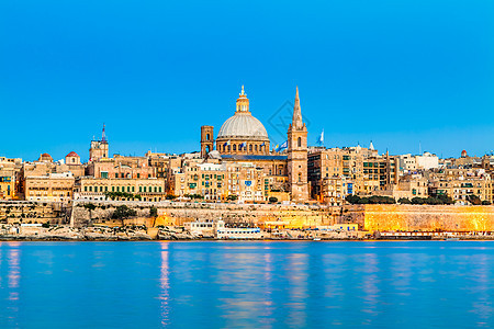 马耳他瓦莱塔天际圆顶地标黄色遗产时光历史性建筑全景蓝色图片