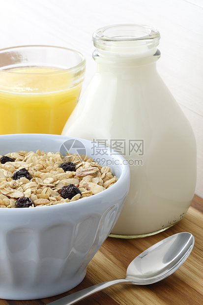 美味健康早餐好吃酸奶谷物葡萄干甜点玉米片奶制品食物奶油水果牛奶图片
