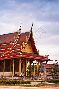 寺庙屋顶旅行天空冥想精神雕像佛教徒艺术金子信仰雕塑图片