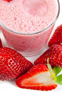 草莓冰淇淋茶点玻璃美食水果甜点小吃饮食薄荷果汁酸奶图片