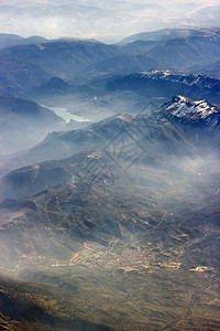 从阿尔卑斯山上空的上查看土地顶峰荒野黑色墙纸环境风景眼睛鸟眼天线图片