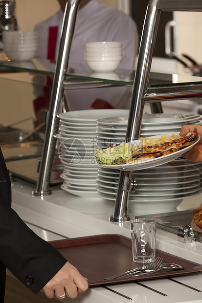 自助餐自助服务托盘沙拉食堂蔬菜食物午餐小吃用餐盘子餐厅图片