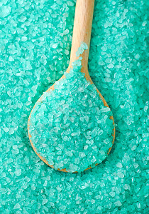 木勺中的蓝海盐 用于温泉的海水盐香味护理海星治疗星星宏观贝类皮肤水晶奢华图片