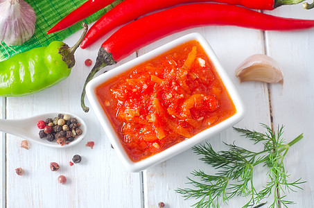 番茄和辣椒新鲜酱烹饪植物食物香味香气玻璃美食蔬菜胡椒团体图片