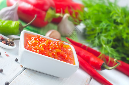 番茄和辣椒新鲜酱玻璃香料植物蔬菜团体美食胡椒烹饪香气香味图片