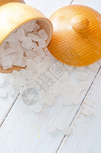 木质花瓶中的白糖糖精茶匙东西立方体金属葡萄糖饮食营养甜点宏观图片