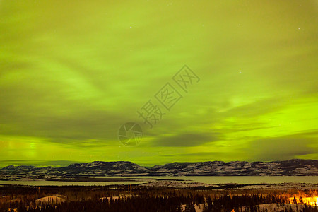 北极光或北极光的绿色光亮领土天体摄影北极光天文学亮度物理学极光天空地区图片