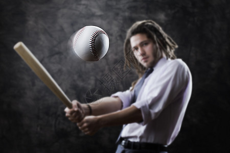 商务人士挥棒棒球棒棒球团队男性青年文化运动员男人休闲商务人士图片