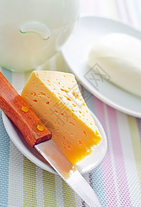 白色盘子上的新鲜奶酪小吃烹饪宏观文化美食熟食营养团体产品润滑脂图片