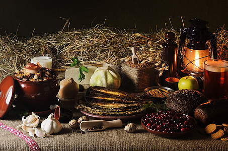 拉脱维亚食品沼泽地粮食饮料瓶子浆果食物蔬菜面包七眼台灯图片