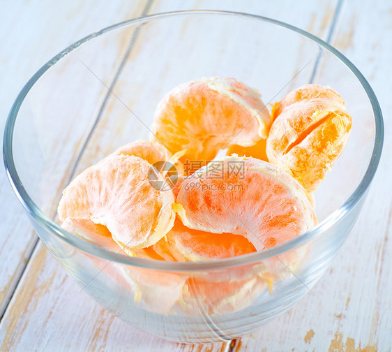 普通中年投手果汁叶子饮料水果厨房橙子热带早餐花园图片