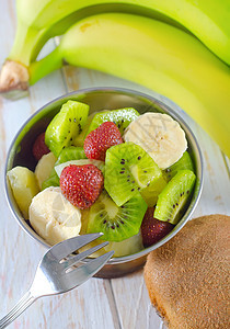 水果沙拉甜点奇异果维生素营养玻璃饮食午餐早餐热带食物图片
