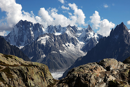 法国阿尔卑斯山首脑高度旅游季节岩石天空脊椎假期顶峰荒野图片