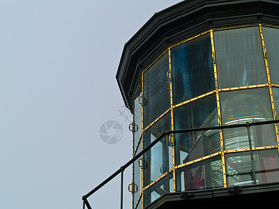 俄勒冈海岸的梅亚雷斯角灯塔天空圆顶导航安全晴天罗盘灯塔房子警卫棱镜图片