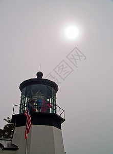 俄勒冈海岸的梅亚雷斯角灯塔海洋灯塔玻璃悬崖棱镜海岸线导航太阳罗盘港口图片