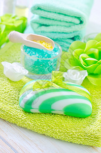 海盐和肥皂蓝色水疗天蓝色呵护沙龙毛巾疗法产品身体保湿图片
