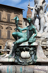 佛罗伦萨州的海王星喷泉雕像领主地标白色男人双锥艺术蓝色广场正方形图片